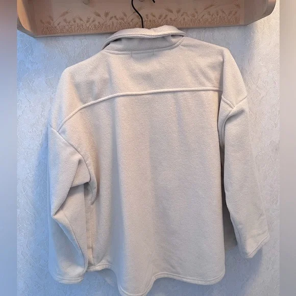 Cream fleas shacket -medium - Picture 2 of 2